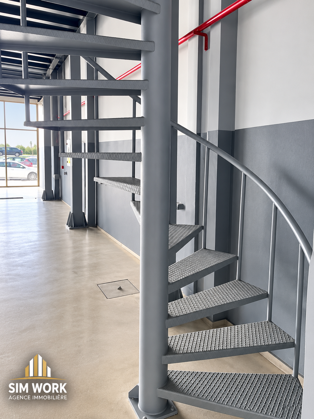 Local commercial / showroom de 457 m² à louer – Zone Logistique Gzenaya, Tanger | Façade Route de Rabat